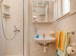 Shower, towels - Apartments Galić Adriatic Escape (Zupa dubrovacka)