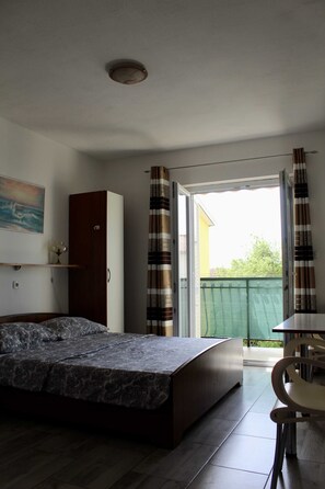 Studio (Studio Apartment with Balcony (NO 2)) | 2 kamar tidur