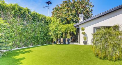 < 2 Mi to Csun! High-end Retreat w/ Outdoor Oasis