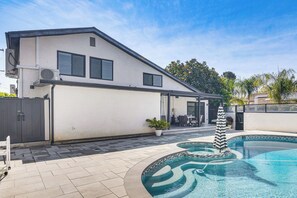 Interior - < 2 Mi to Csun! High-end Retreat w/ Outdoor Oasis (Granada Hills)