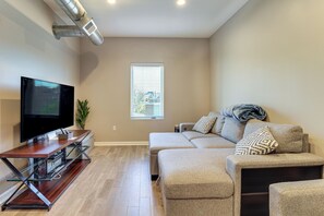 Apartment (1 Bedroom) | Interior - Explore the City! Walkable Lawrenceville Condo (Pittsburgh)