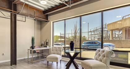 Explore the City! Walkable Lawrenceville Condo