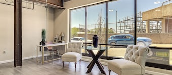 Explore the City! Walkable Lawrenceville Condo