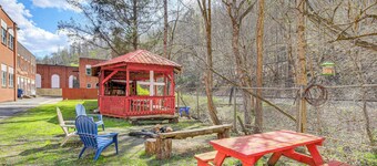 Warrior Trail Access! Converted Schoolhouse Suite