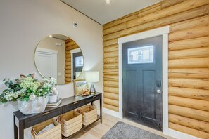 Interior - Luxury Mccall Lodge: Hike, Ski, Golf & More! (McCall)