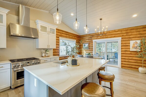 Interior - Luxury Mccall Lodge: Hike, Ski, Golf & More! (McCall)