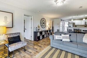 Apartment (2 Bedrooms) | Interior - Beach, Boat Slip, Views! Lake of the Ozarks Condo (Osage Beach)