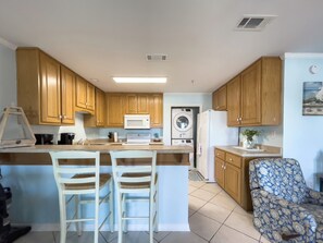 Private kitchen - Introducing Casa Caribe - a new 2/2 listing at popular Grand Caribbean East (Pensacola)