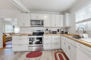 House (3 Bedrooms) | Interior - Charming 3BR Cottage Near the Beach w/ Deck (Oak Bluffs)
