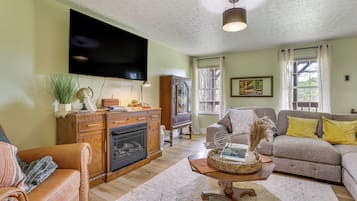 House (2 Bedrooms) | Front of property