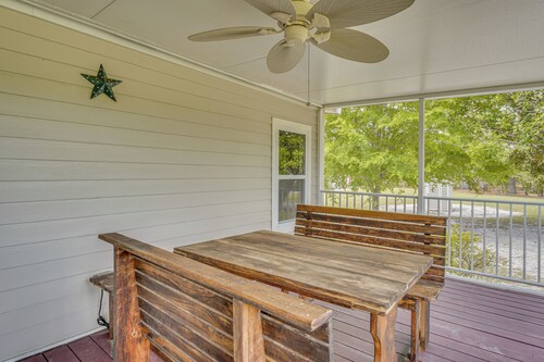 Florida Countryside Retreat: Fire Pit + Huge Yard!