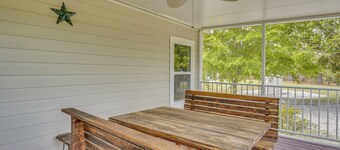 Florida Countryside Retreat: Fire Pit + Huge Yard!