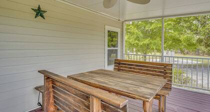 Florida Countryside Retreat: Fire Pit + Huge Yard!