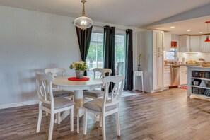 House (3 Bedrooms) | Interior - Quiet North Florida Charm Awaits (Mcalpin)