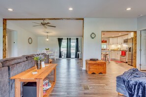 House (3 Bedrooms) | Interior - Quiet North Florida Charm Awaits (Mcalpin)