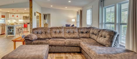 House (3 Bedrooms) | Interior