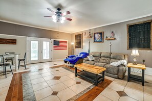 House (3 Bedrooms) | Interior - 'hillbilly Paradise' Near Casino & Fort Campbell (Oak Grove)