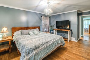 House (3 Bedrooms) | Interior - 'hillbilly Paradise' Near Casino & Fort Campbell (Oak Grove)