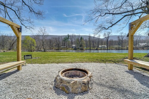 'slate Drake Cabin' on Penns Creek w/ Deck & BBQ