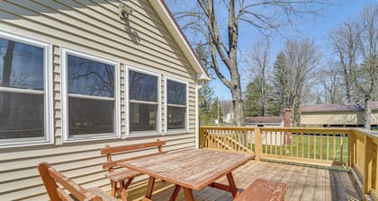 'slate Drake Cabin' on Penns Creek w/ Deck & BBQ