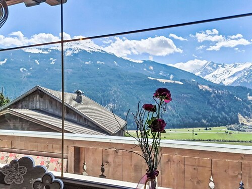 Wunderbares alleinstehendes Ferienhaus für 12 Personen mit  W-LAN, TV, Balkon und Panoramablick
