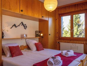 2 Schlafzimmer, Reisekinderbett, kostenloses WLAN