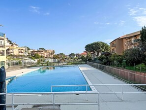 Pool - Beautiful apartment for 3 people with pool, TV and balcony (Pietra Ligure)