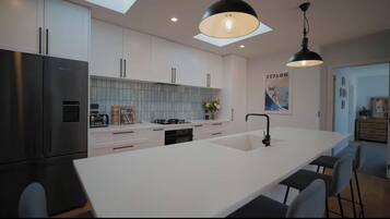 House, 4 Bedrooms, Accessible, Smoking | Interior