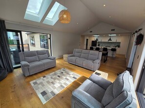 House, 4 Bedrooms, Accessible, Smoking | Living room - Near new 4 bed 2 Bath House in Hanleys Farm (Jacks Point)