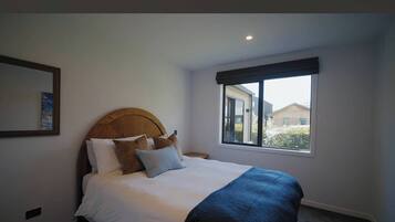 House, 4 Bedrooms, Accessible, Smoking