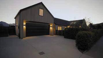 House, 4 Bedrooms, Accessible, Smoking | Exterior