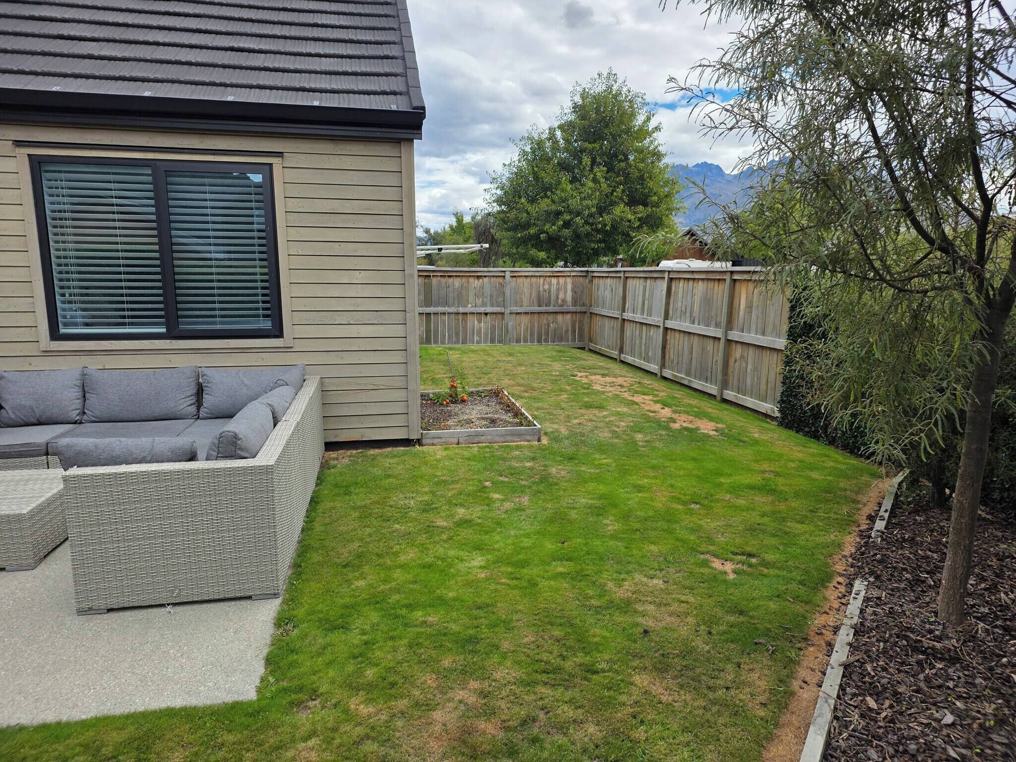 منزل - ٤ غرف نوم - تجهيزات لذوي الاحتياجات الخاصة - للمدخنين | حديقة