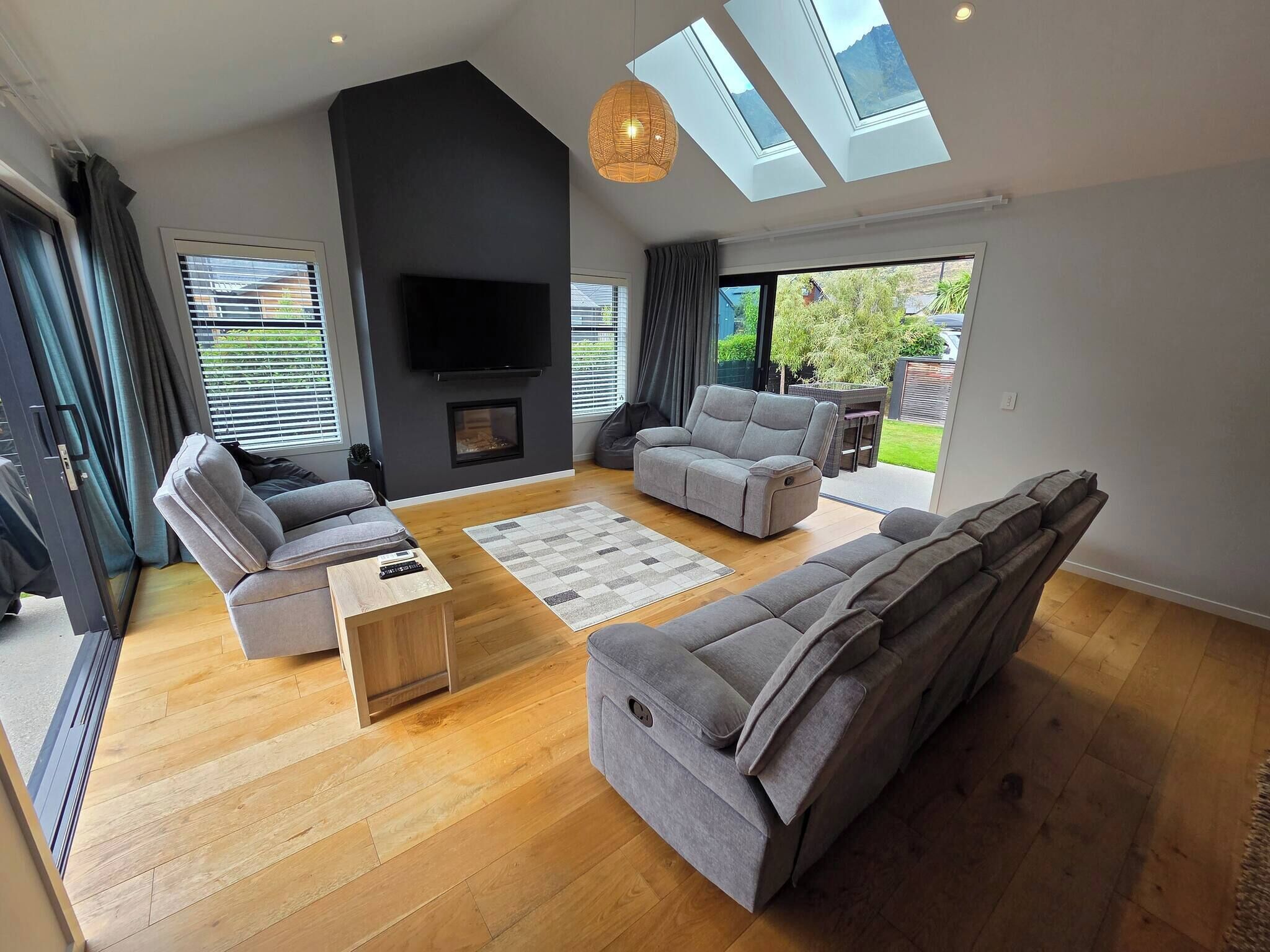 House, 4 Bedrooms, Accessible, Smoking | Living room