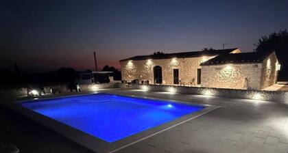Stunning private villa with private pool, A/C, WIFI, TV, patio, pets allowed and panoramic view