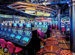 Casino - Completely renovated for you Mountain View Cottage (Charleston)