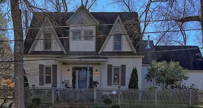 New Listing! Walkable Studio in Downtown Senoia Historic District