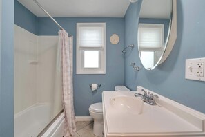 Shower - Cozy Oceanview Escape (Wildwood Crest)