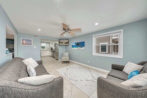 TV - Cozy Oceanview Escape (Wildwood Crest)