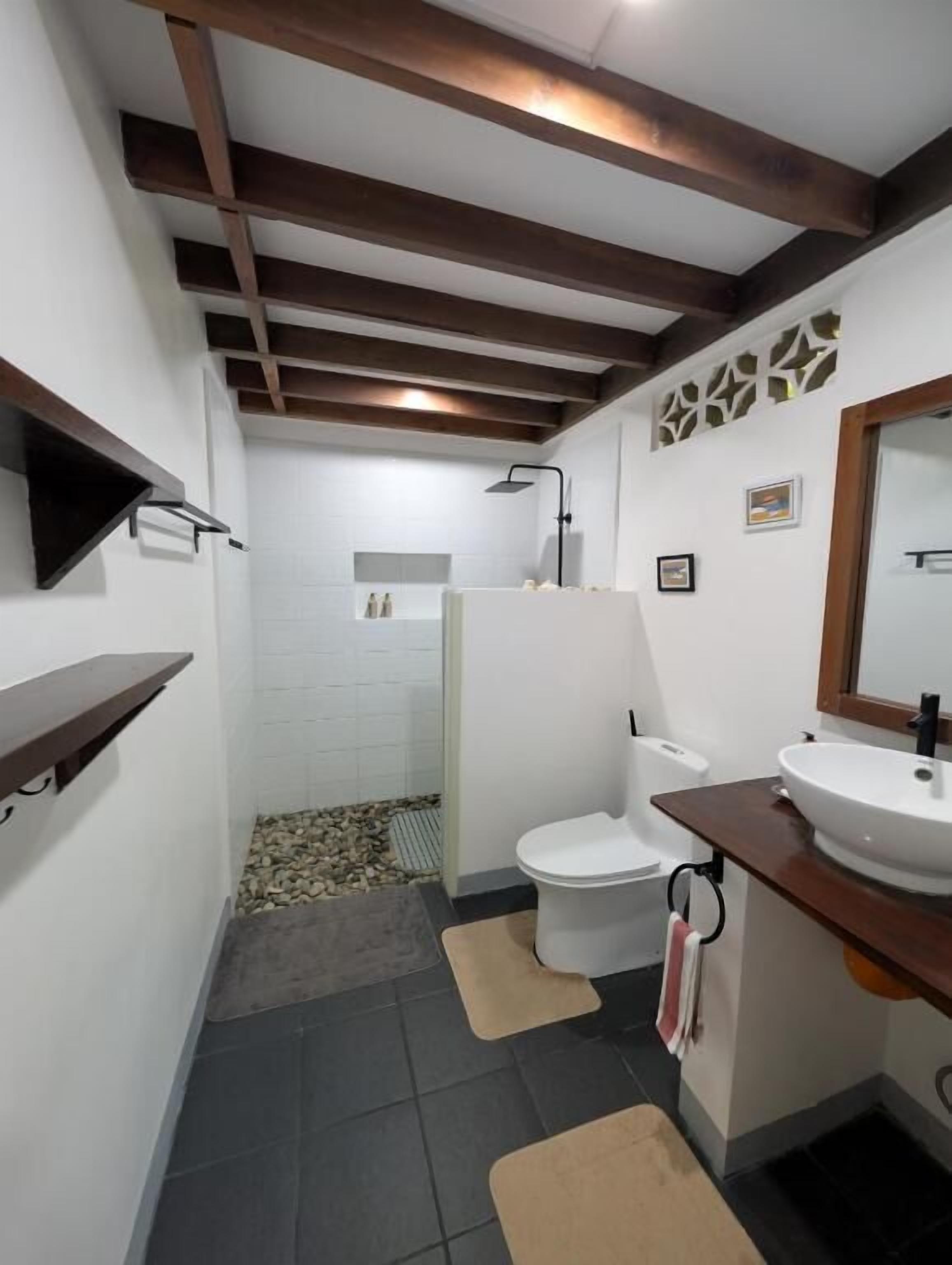 Studio Suite, Kitchen, Garden View | Bilik Mandi