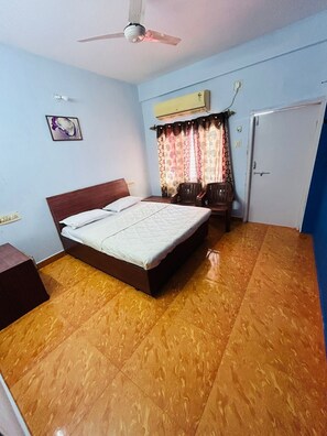 Deluxe Double Room, City View - Comfort Holiday Hotel near Naliya Mandvi (Una)