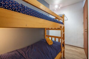 1 bedroom, iron/ironing board, bed sheets - Studio with Bacon and Mountain View, close to slopes and town center (Le Grand-Bornand)