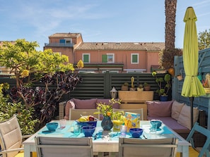 Outdoor dining - Les Mas d'Azur by Interhome (La Londe Les Maures)