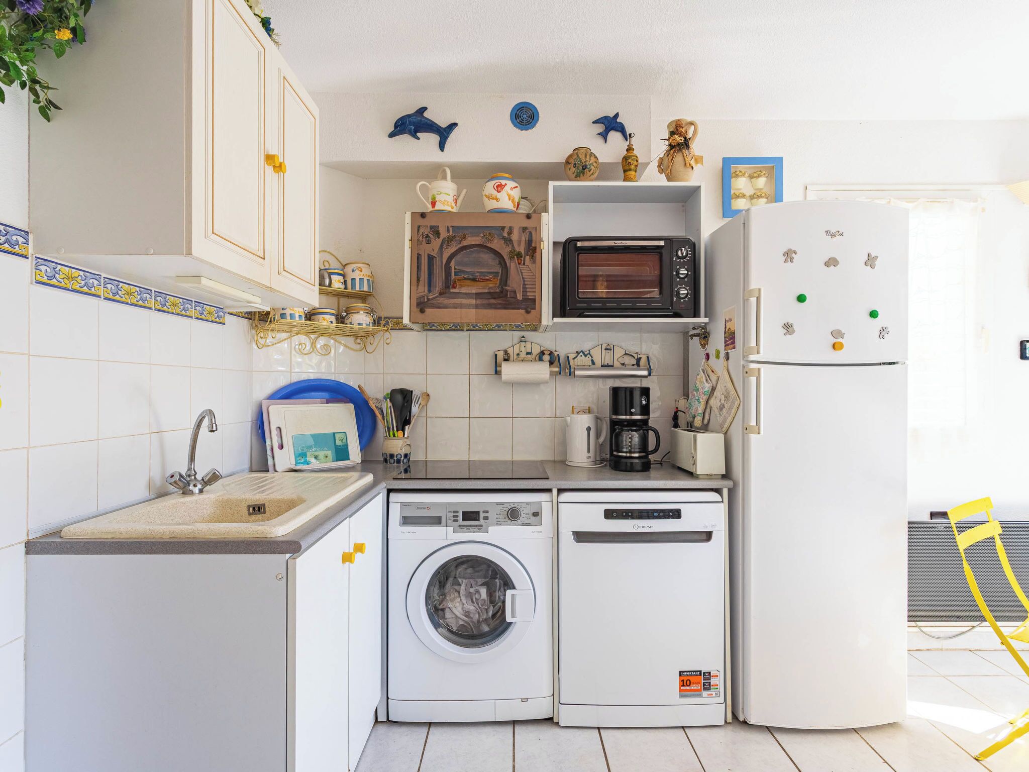 Refrigerador, microondas, horno y lavavajillas 