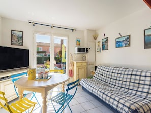 TV - Les Mas d'Azur by Interhome (La Londe Les Maures)