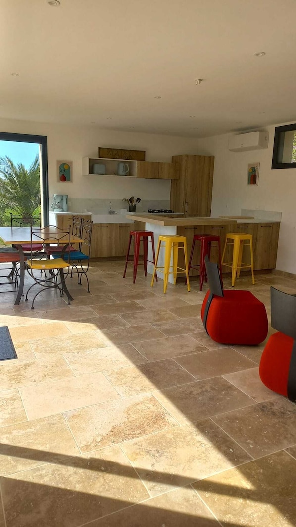 Dining - Les Egadillias Campagne & Quiétude (Marsanne)