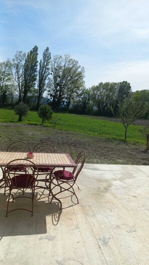 Outdoor dining - Les Egadillias Campagne & Quiétude (Marsanne)