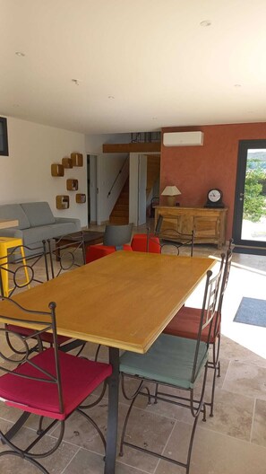 Dining - Les Egadillias Campagne & Quiétude (Marsanne)