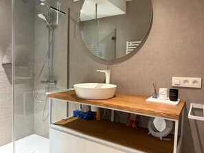 Apartment | Bathroom - Apartment With sea View in Middelkerke for 6 (Middelkerke)