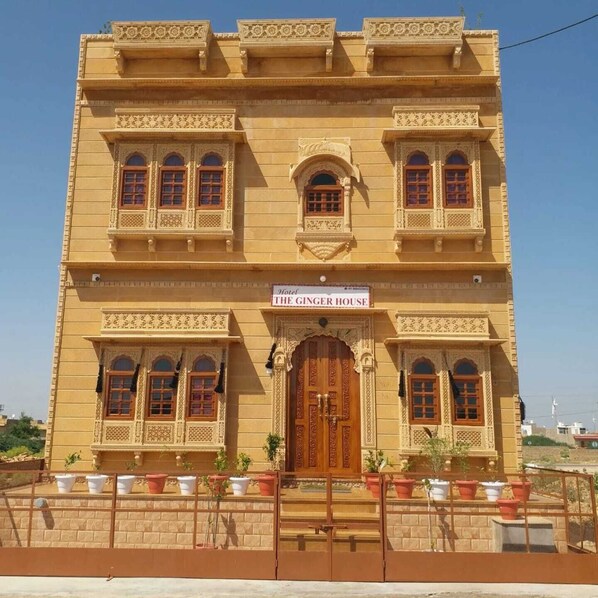 Exterior detail - The Ginger House Near Kishan Ghat (Jaisalmer)