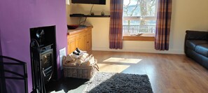 Living area - House on the shores of Loch Shiel in Historic Glenfinnan, Monument and Viaduct (Glenfinnan)